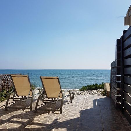 Beach House At Seafront Villa Meneou Luaran gambar