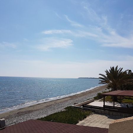 Beach House At Seafront Villa Meneou Luaran gambar