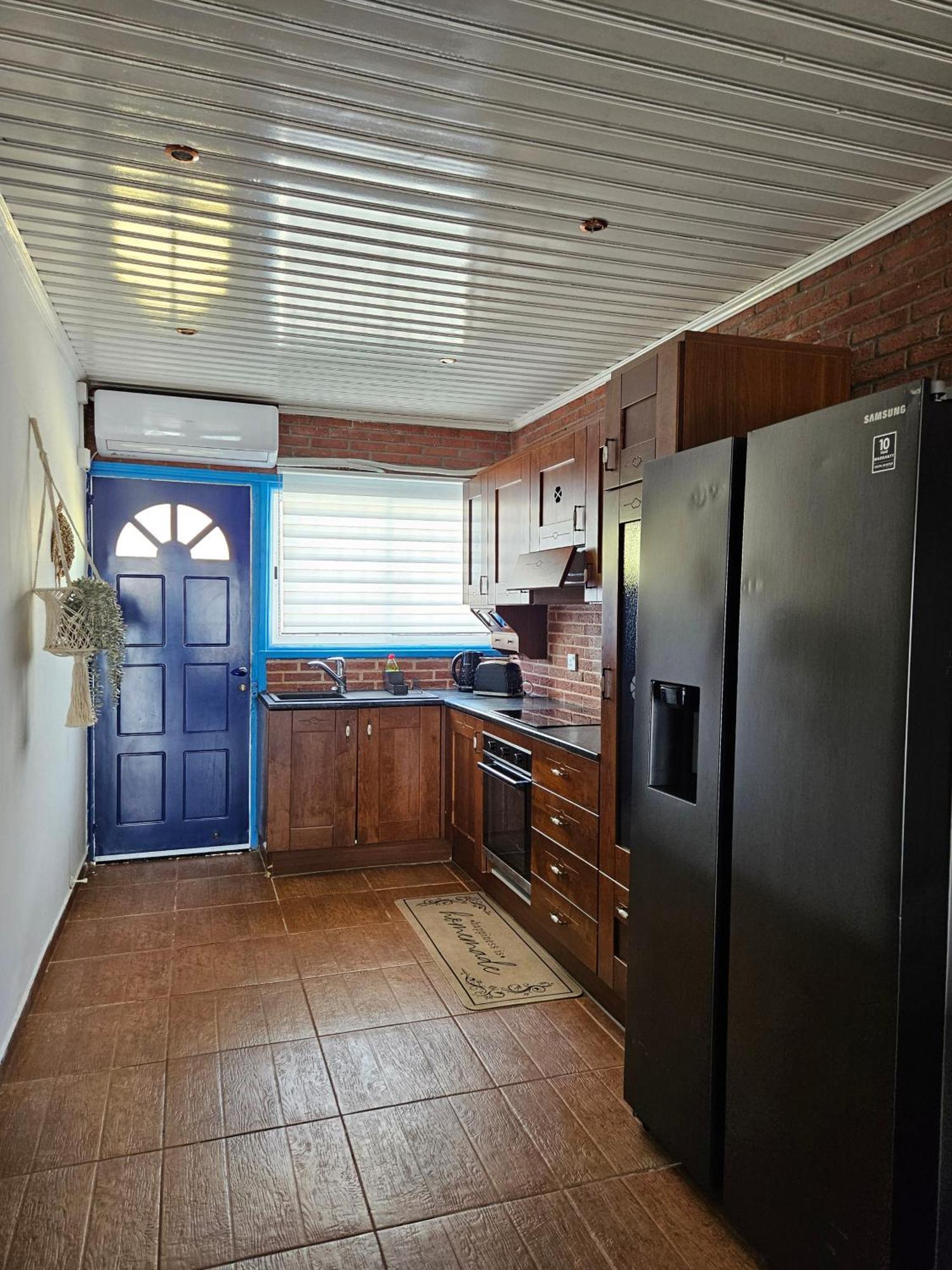 Beach House At Seafront Villa Meneou Luaran gambar