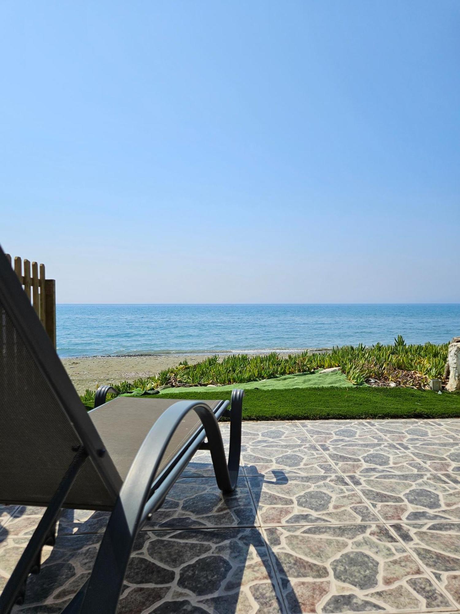 Beach House At Seafront Villa Meneou Luaran gambar