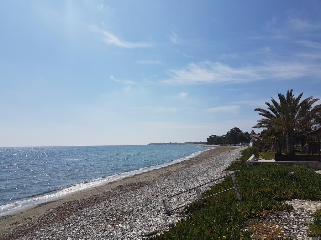 Beach House At Seafront Villa Meneou Luaran gambar