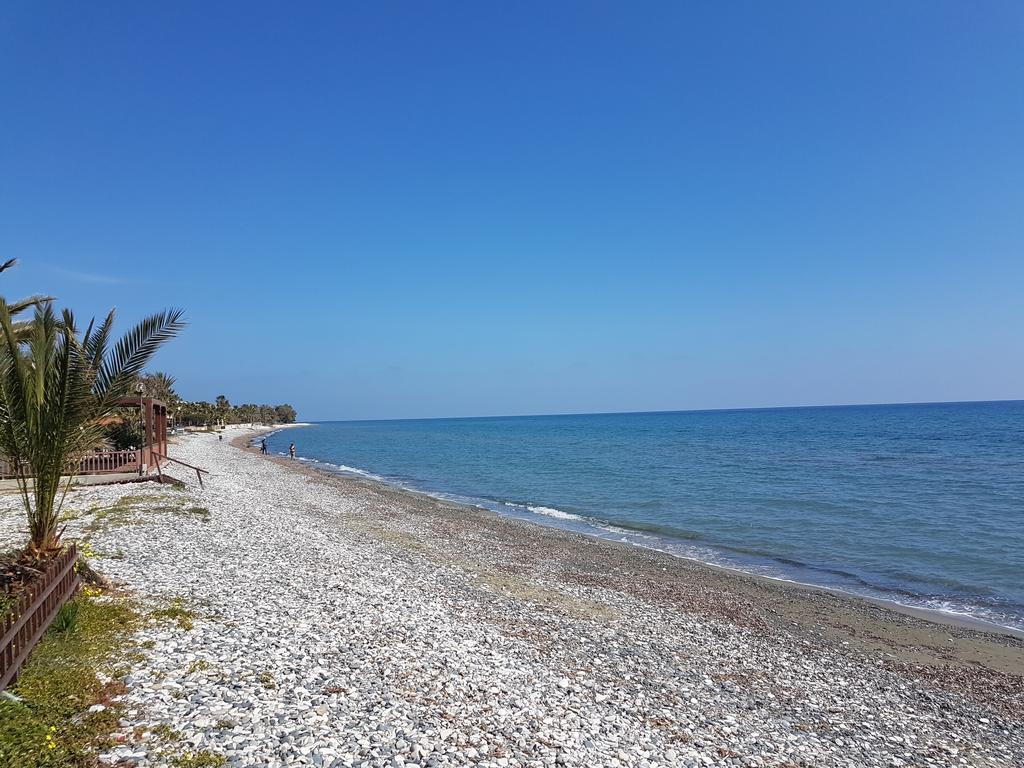 Beach House At Seafront Villa Meneou Luaran gambar